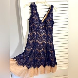 Betsy & Adam multi-layered, great condition, STUNNING dress. Size 4